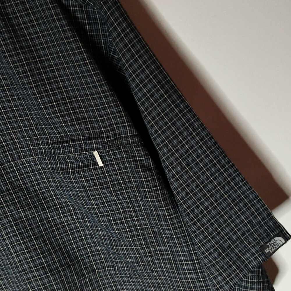 The North Face Men's Button Down Short Sleeve Shirt - Picture 5 of 8